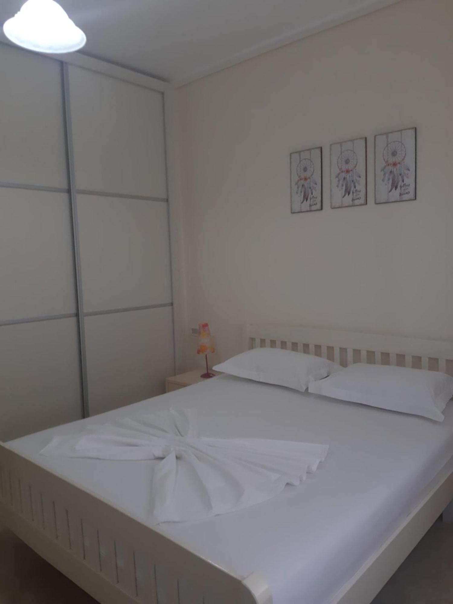 Modern Spacious 1 Bedroom Flat Next To The Beach Vlore Exterior photo